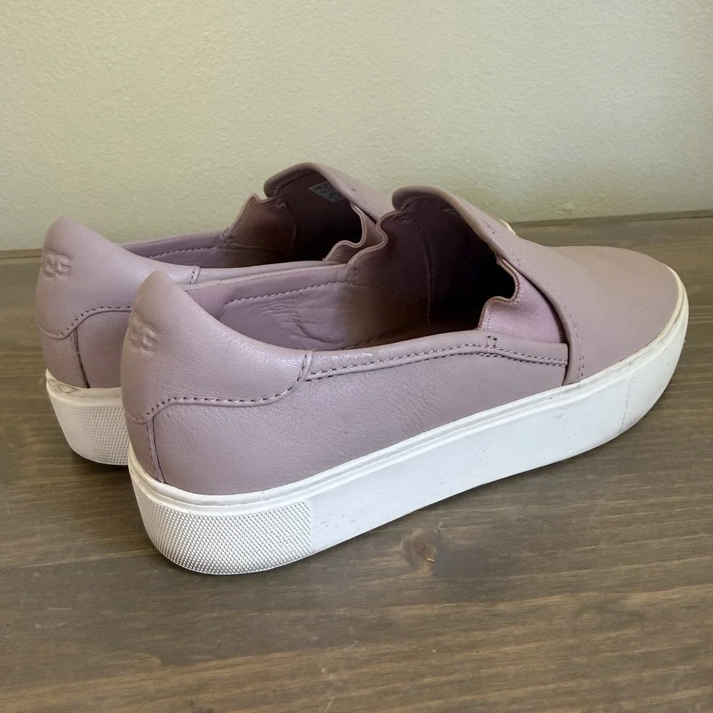Slip-On Casual Sneakers in Dusty Lilac